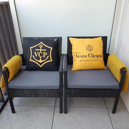 شقة Golden Mood *