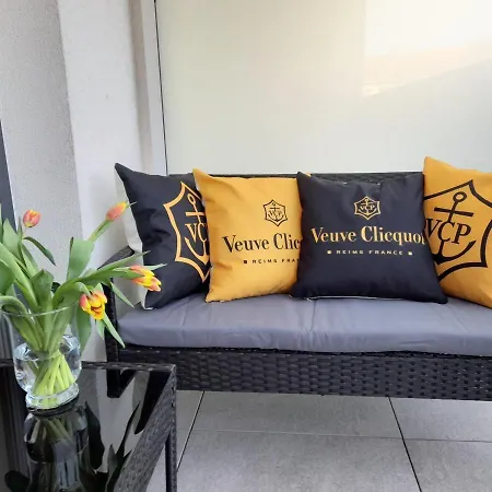 شقة Golden Mood *