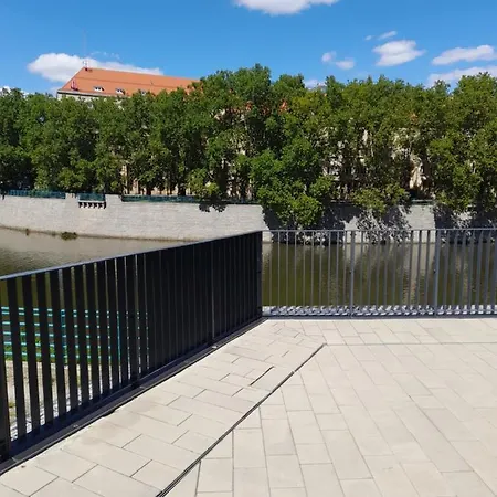 Golden Mood فروتسواف