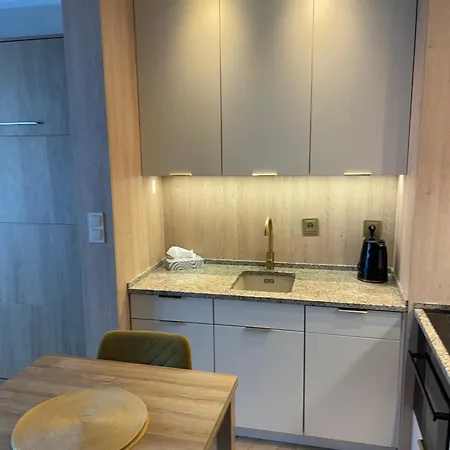 Golden Mood فروتسواف